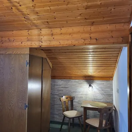 Koch Apartment *